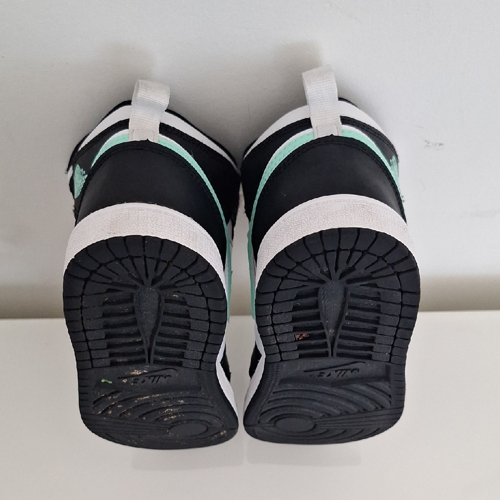 Air Jordon Mid 1's Unisex Sneakers - Picture 8 of 8